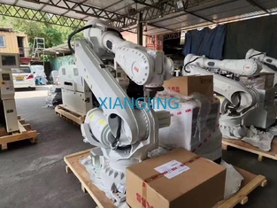 6700-205/2.8 la carga útil usada industrial del robot 205kg de ABB con el gabinete enseña a pendiente