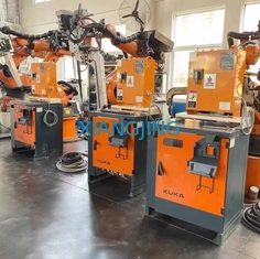 Robot usado AXIS del KR 60-3 6 Kuka con el equipo los 2033cm de la soldadura por puntos