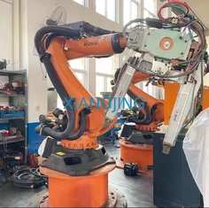 Robot KR120 R3200 de Kuka de la segunda mano con la abrazadera de soldadura