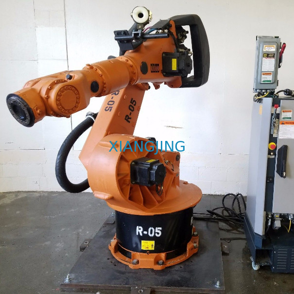 Brazo usado AXIS del robot del KR 60-3 6 Kuka 60 alcance de la carga útil 2033 del kilogramo para la soldadura