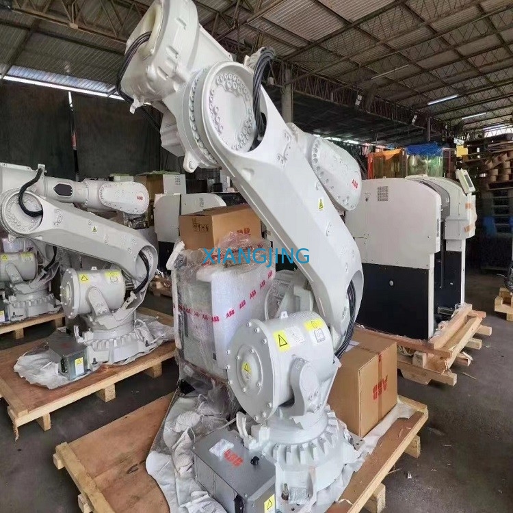 6700-205/2.8 la carga útil usada industrial del robot 205kg de ABB con el gabinete enseña a pendiente