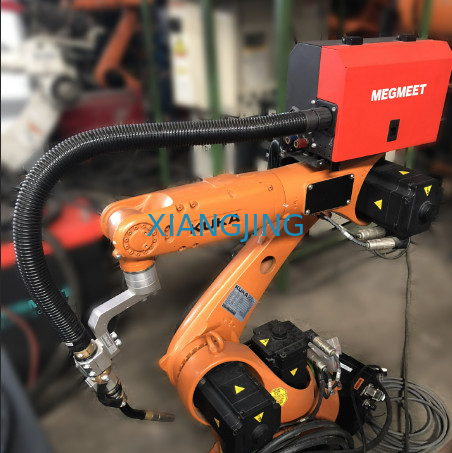 Brazo usado AXIS del robot del KR 60-3 6 Kuka para soldar con autógena y moler