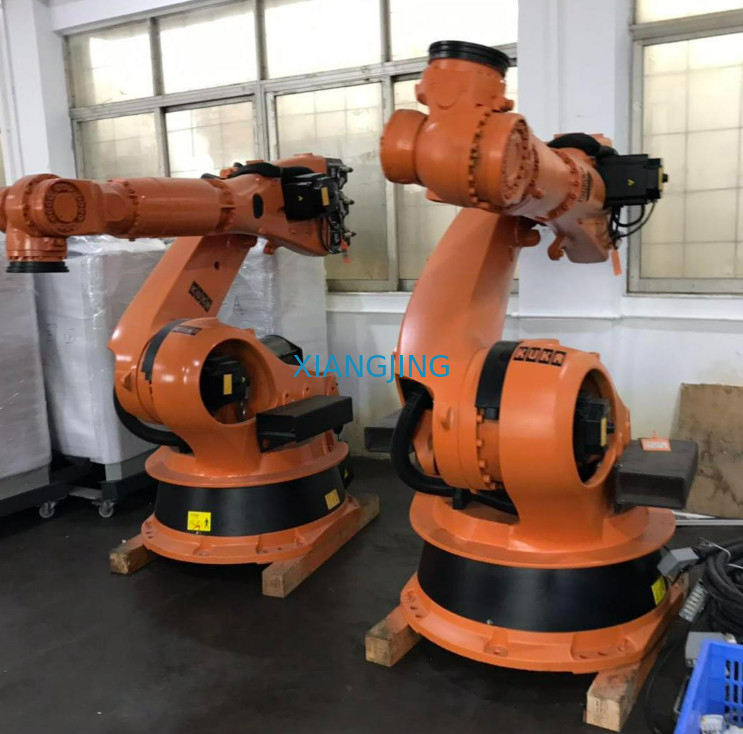 El SUPLEMENTO R2700 del KR 210 del robot de la segunda mano utilizó el robot de Kuka para la selección y coloca mucha acción
